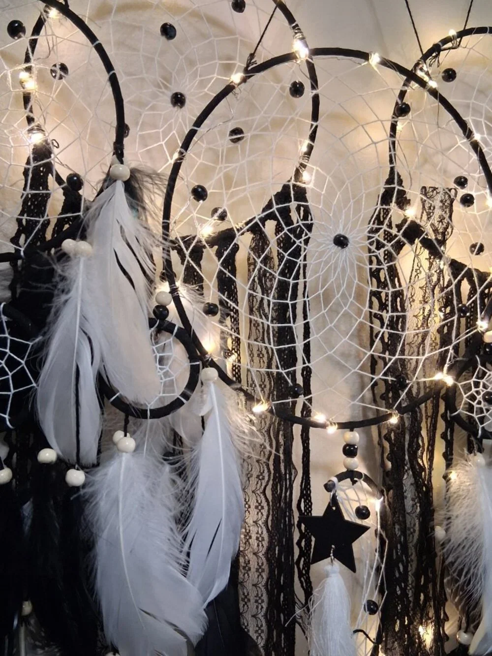 🖤✨ Raven’s Whispering Veil – 5 Ring Dreamcatcher with LED Lights ✨🖤